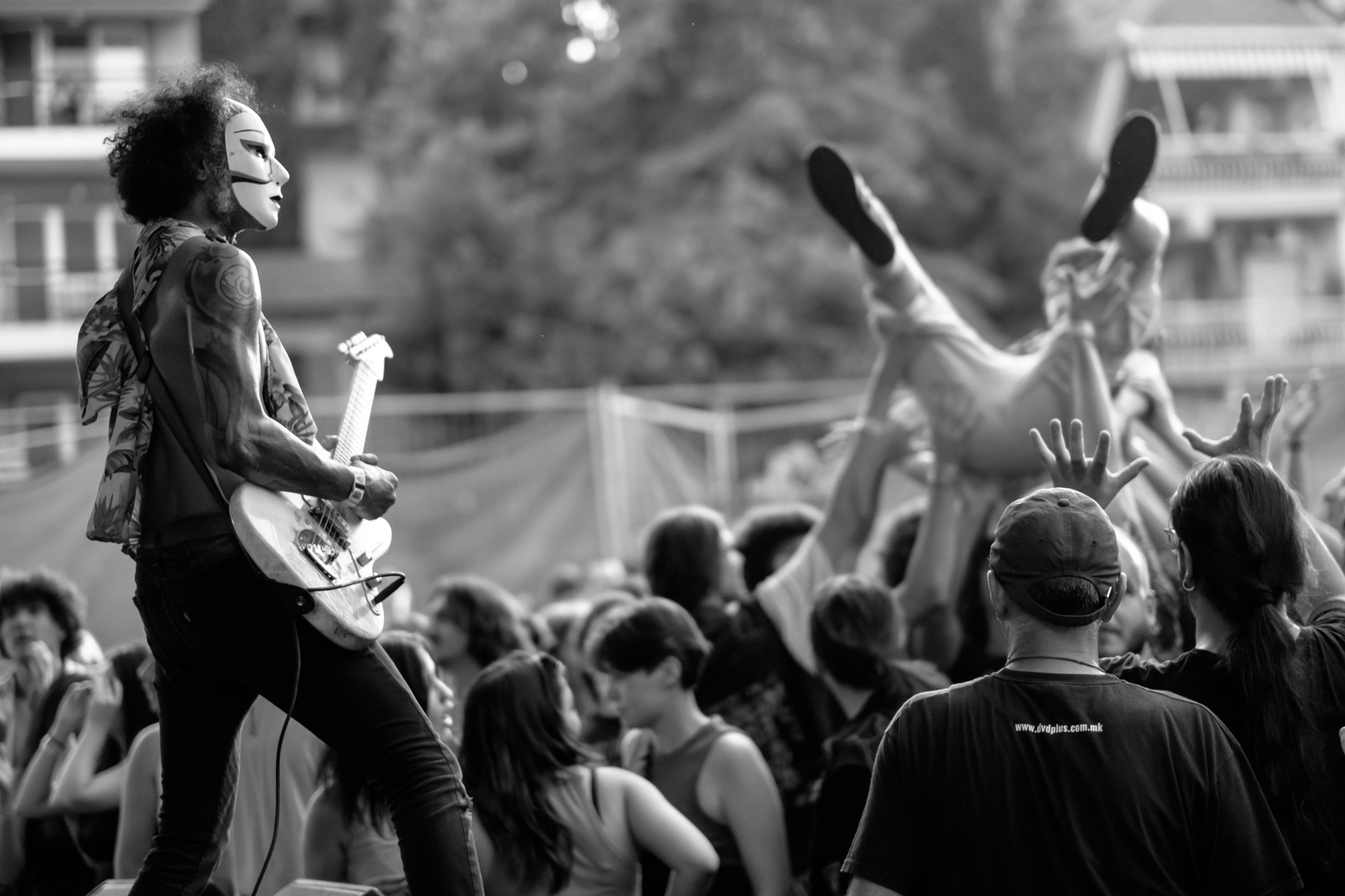 LIVE / MUSIC